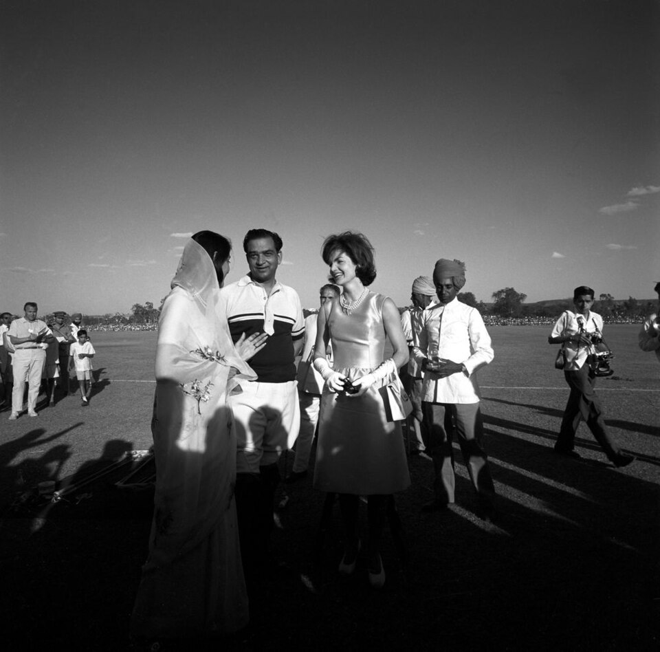 First_Lady_Jacqueline_Kennedy_with_the_Maharaja_and_Maharani_of_Jaipur Gayatri Devi